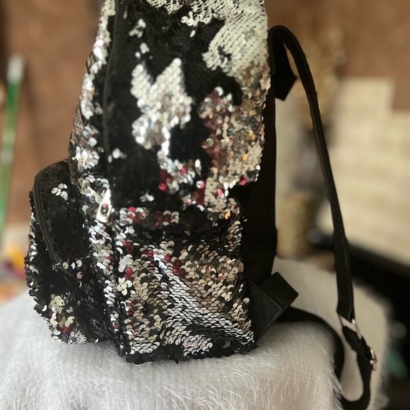 EUC-SUPER CUTE SEQUINS BLINGY BACKPACK - Picture 3 of 11